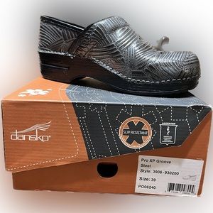 Dansko XP Pro Slip Resistance Groove Steel Silver Gray Clog Hospital Restaraunt